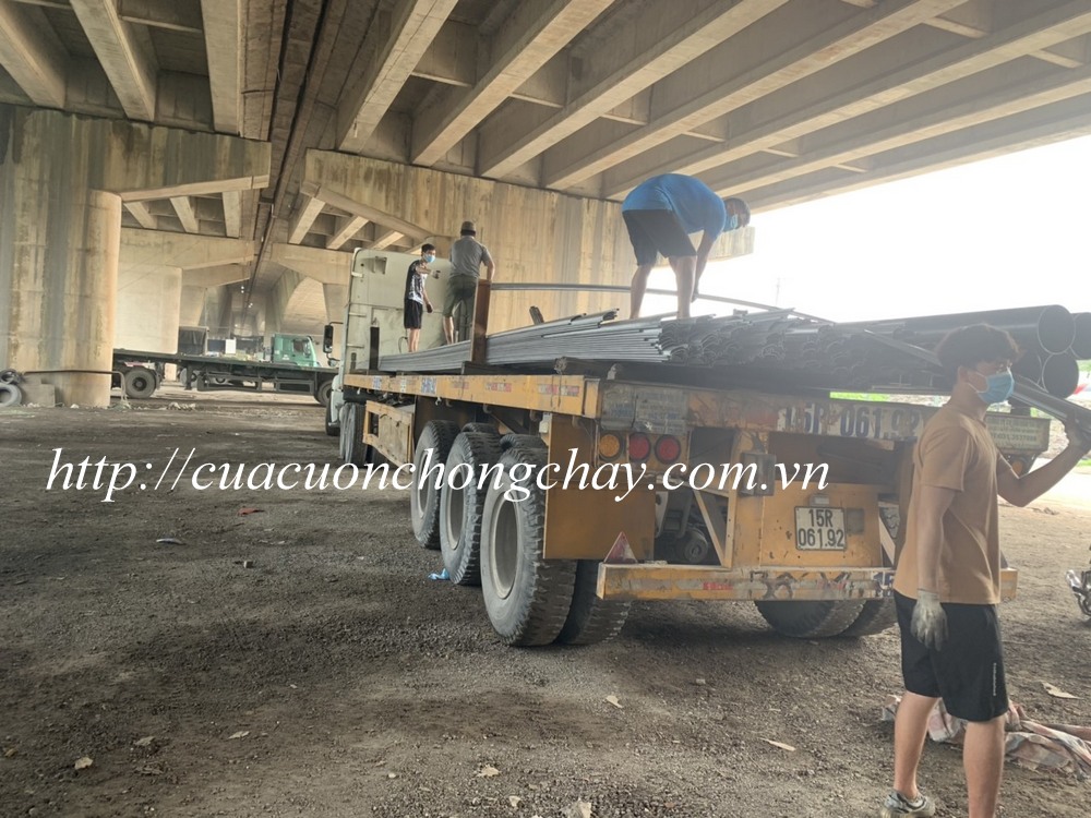 lá đáy cửa cuốn chống cháy rộng 12m