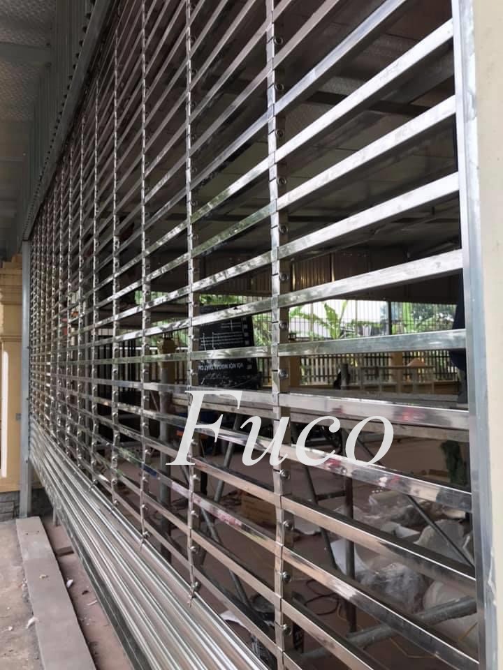 Cửa xếp Song Ngang nguyên liệu INOX 304. Cửa cuốn Song Ngang siêu thoáng