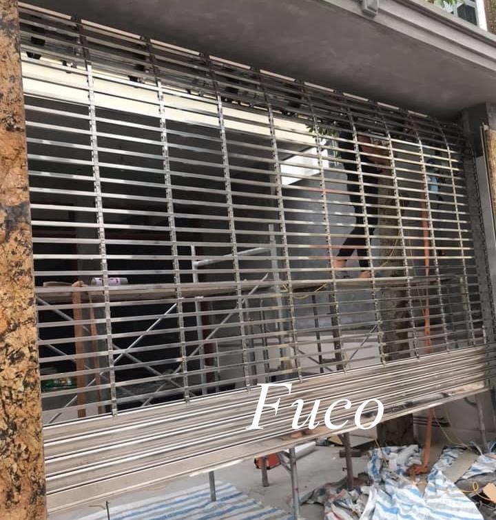Cửa xếp Song Ngang nguyên liệu INOX 304. Cửa cuốn Song Ngang siêu thoáng