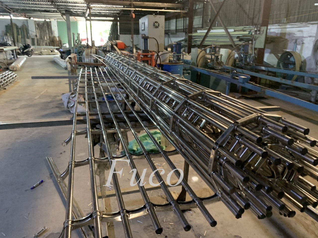Cửa cuốn song ngang ống tròn 19 và phi 21, INOX 201 và INOX 304