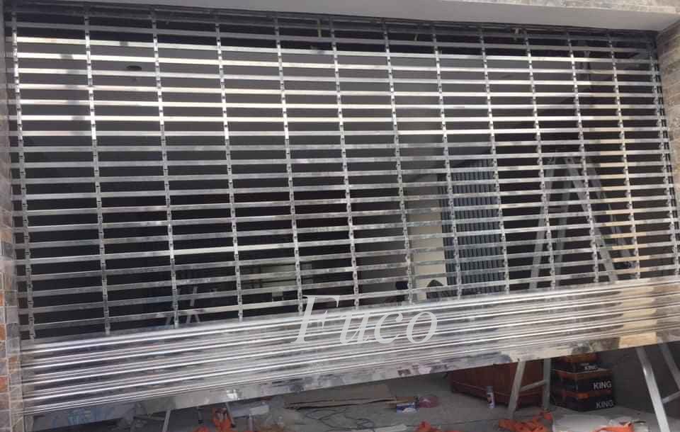 Cửa cuốn song ngang hộp 20x20, INOX 201 và INOX 304