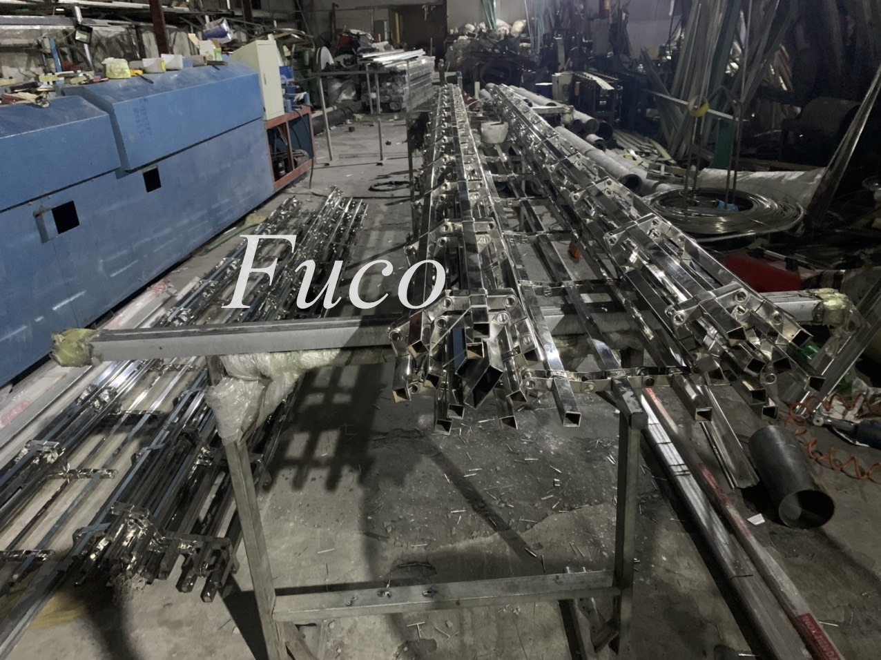 Cửa cuốn song ngang hộp 20x20, INOX 201 và INOX 304