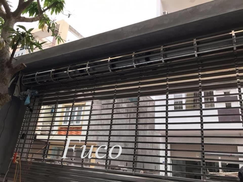 Cửa cuốn song ngang hộp 20x20, INOX 201 và INOX 304