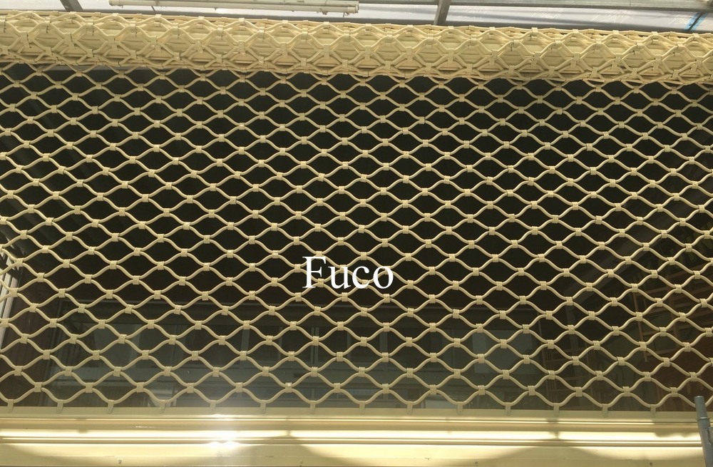Cửa cuốn mắt võng sơn tĩnh điện và INOX 304