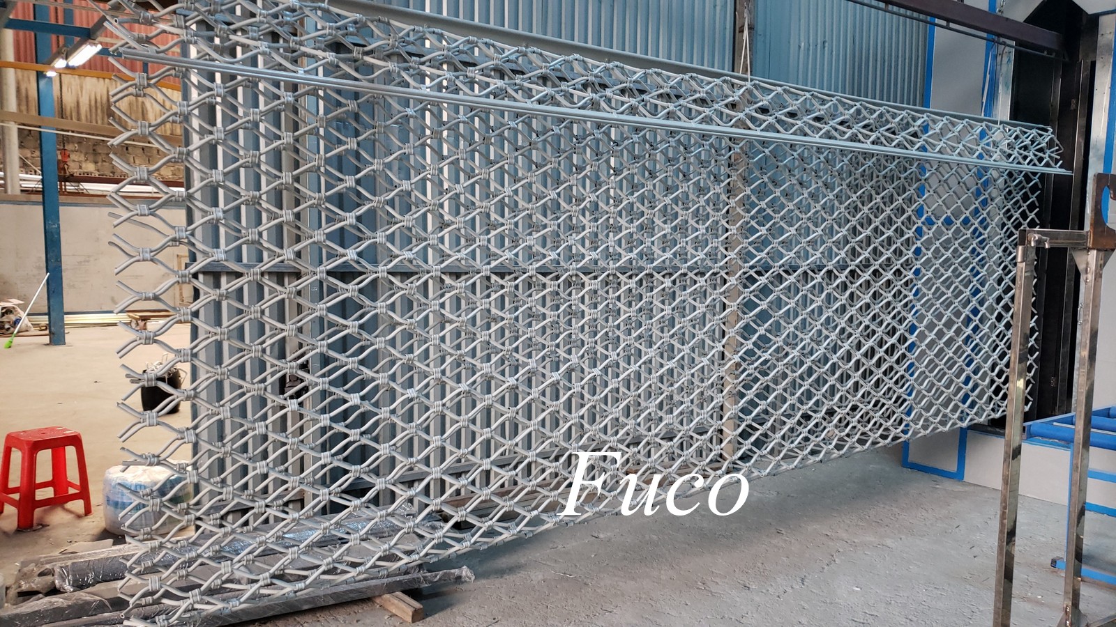 Cửa cuốn mắt võng sơn tĩnh điện 