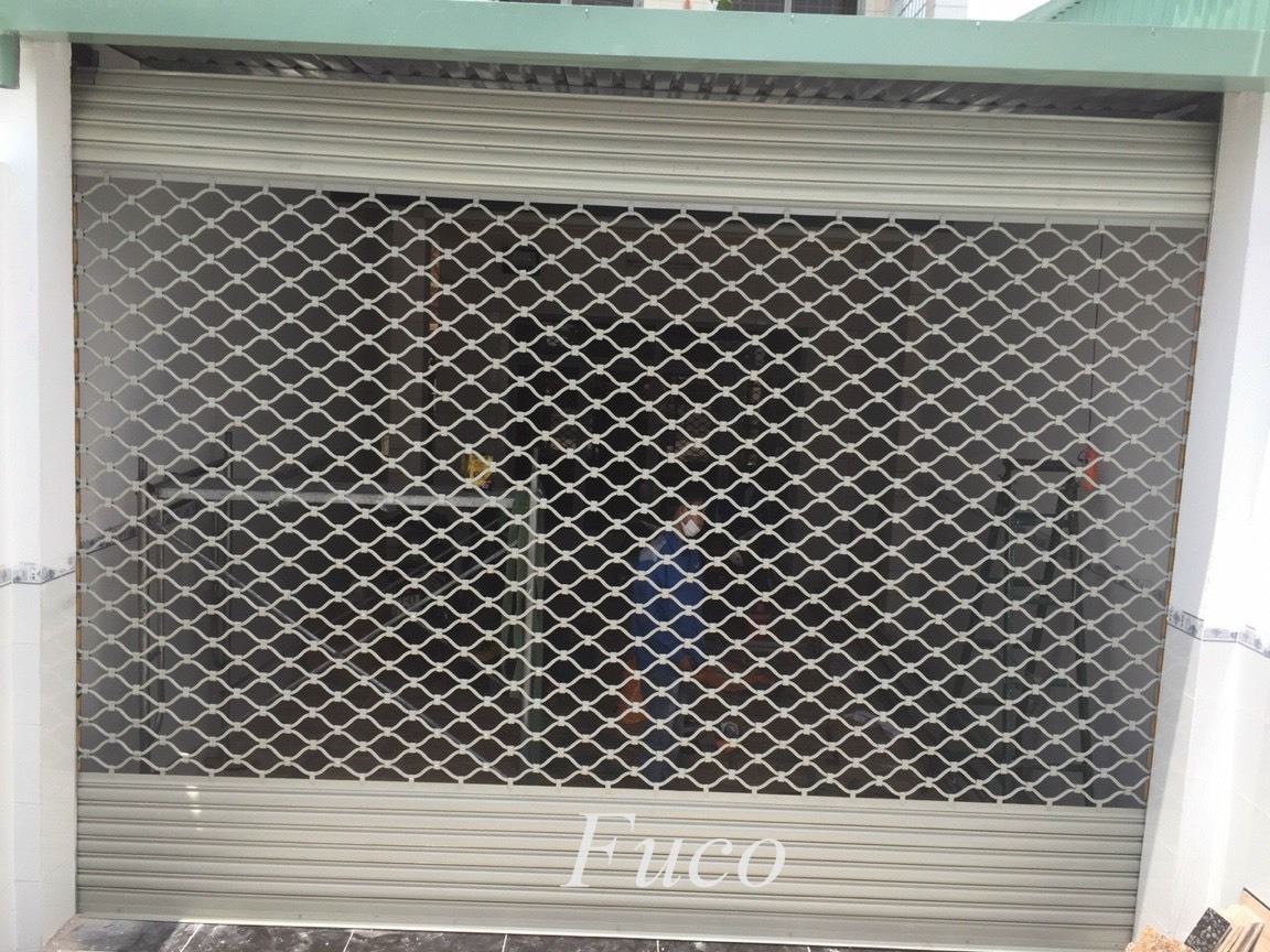 Cửa cuốn mắt võng sơn tĩnh điện và INOX 304