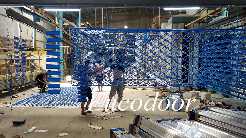 Giá cửa cuốn lưới