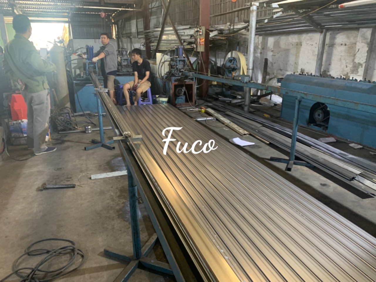 Cửa cuốn thép sơn tĩnh điện
