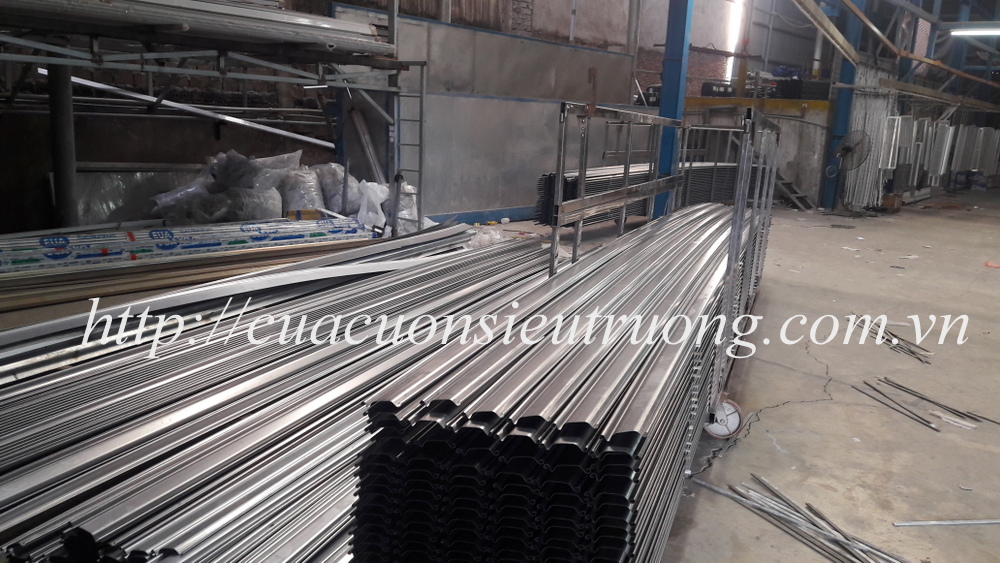Cửa cuốn siêu trường ST100